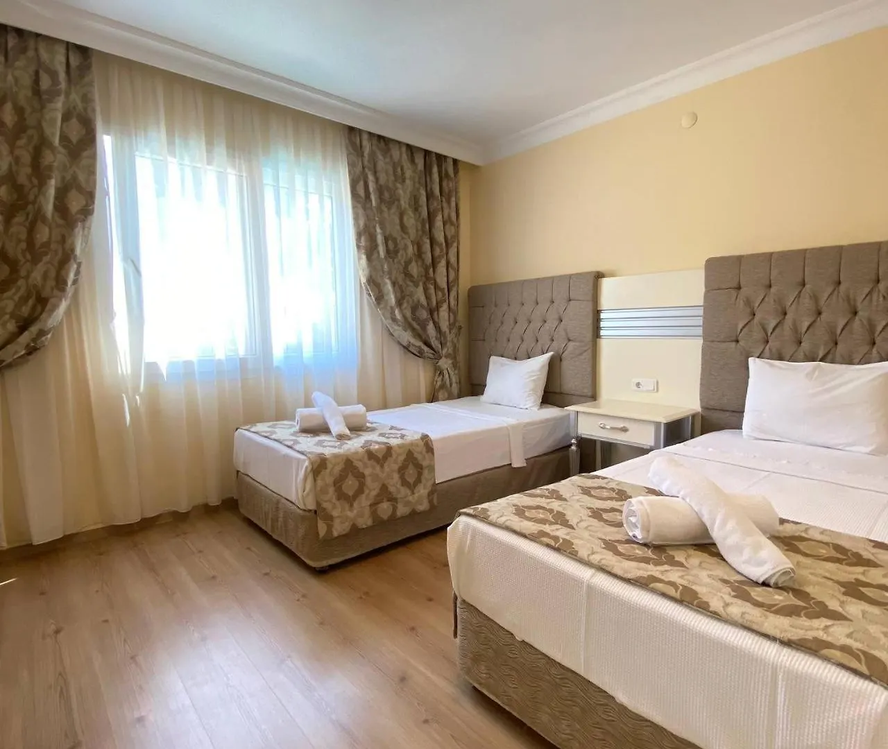 بيت ضيافة Pine Club Apart Hotel كوشاداسيه تركيا