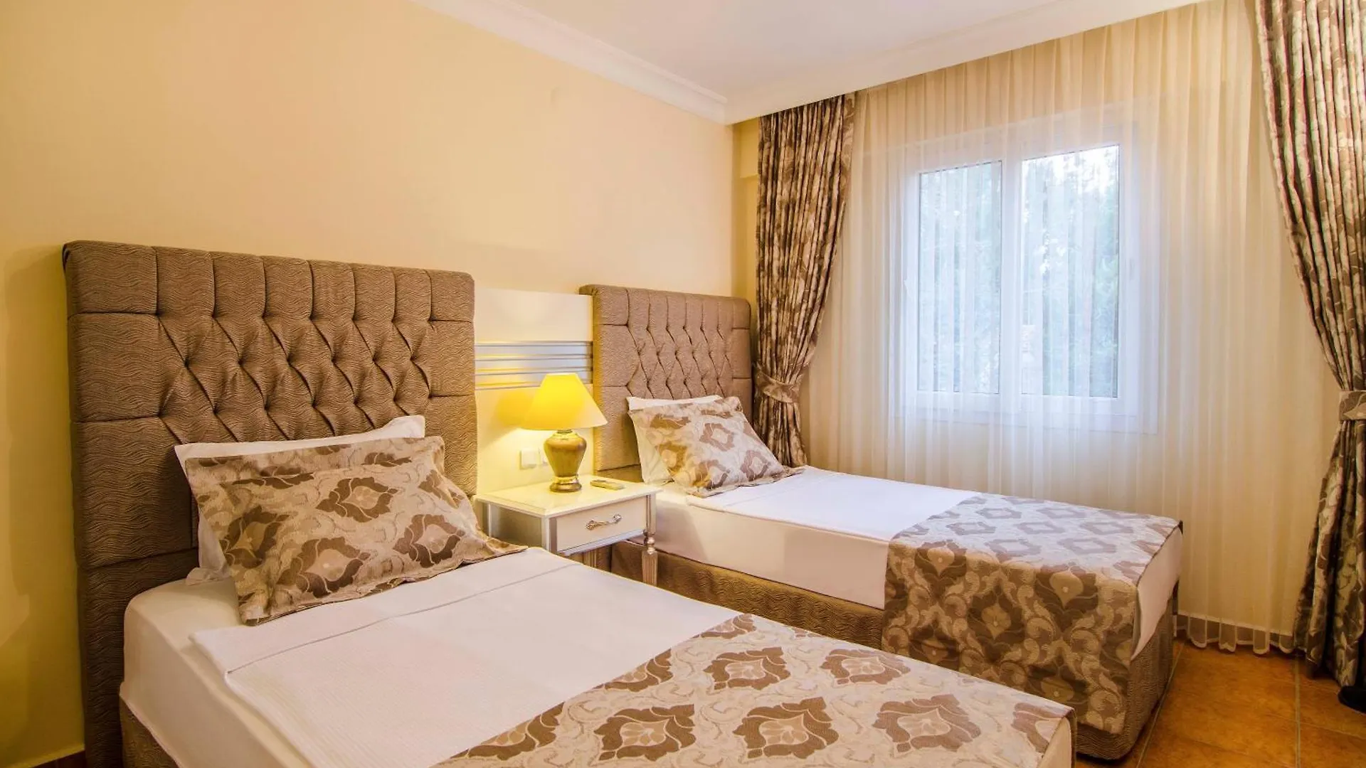 Pine Club Apart Hotel كوشاداسيه بيت ضيافة