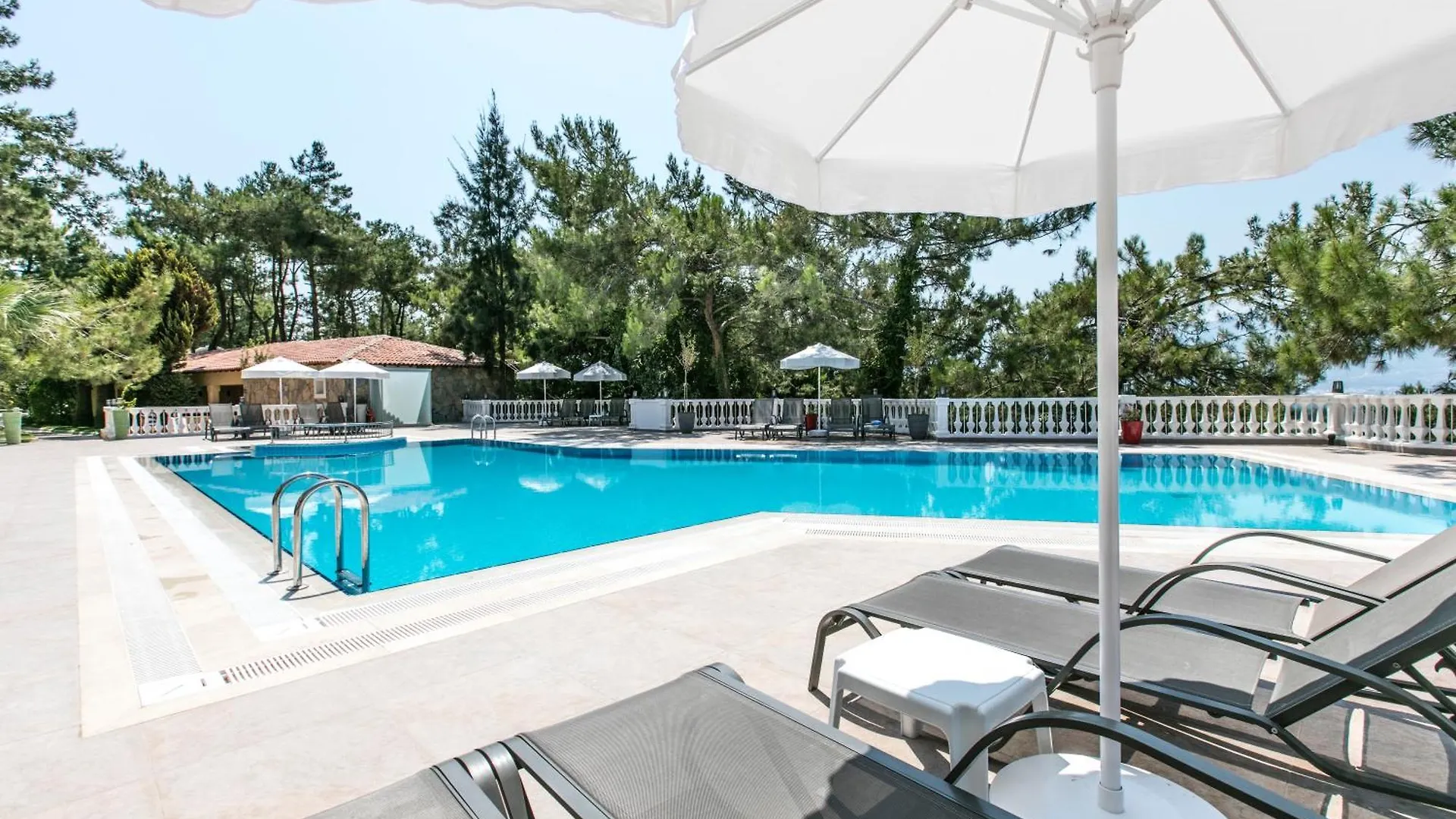 Pine Club Apart Hotel كوشاداسيه